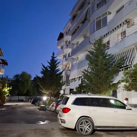 Flora's Golem (Tirana)