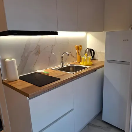 Flora's Golem (Tirana)